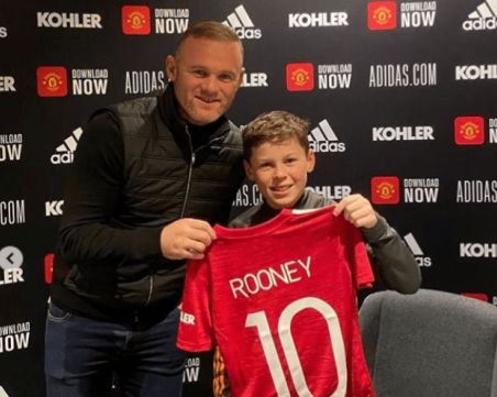 Синът на Рууни подписа с Манчестър Юнайтед