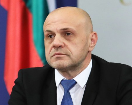 Томислав Дончев: Не очаквайте от мен безочлив отговор, че се справяме със ситуацията