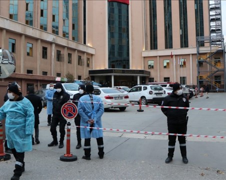 Осем души загинаха при взрив на кислороден апарат в болница в Турция