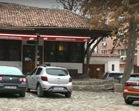 Все повече заведения и обекти в Стария град затварят врати заради COVID кризата