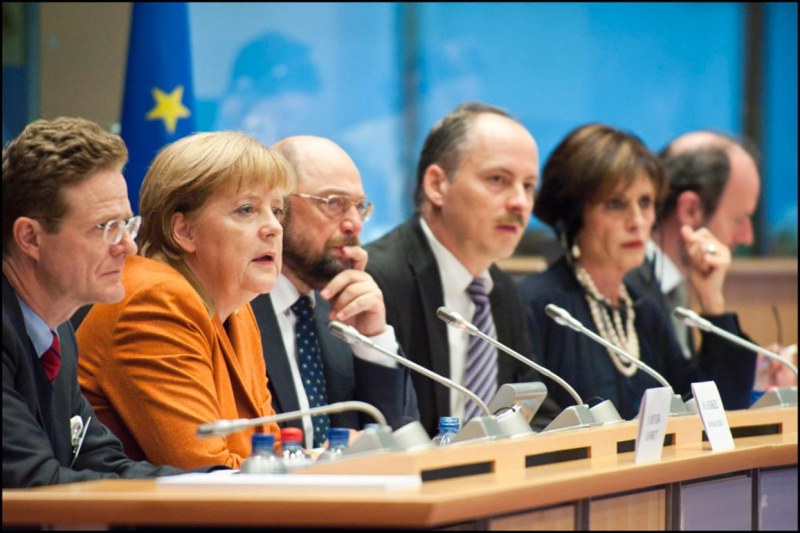 Спешна среща на ЕС заради новия щам на коронавируса