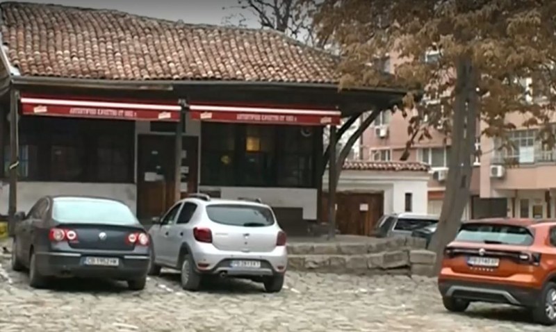 Все повече заведения и обекти в Стария град затварят врати заради COVID кризата