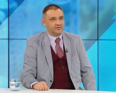 Имунолог: Най-вероятно става въпрос за мутация, а не за нов щам