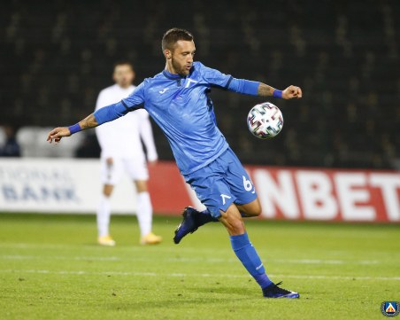 Левски се раздели със Старокин