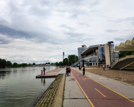 След майката и сина: Още 11 души са паднали в Гребната за три седмици