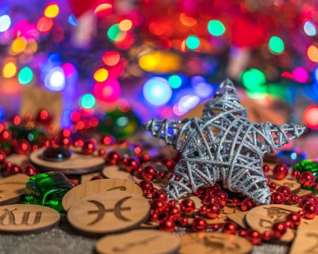 Коледен хороскоп за 25 декември! Какво очаква всяка зодия?