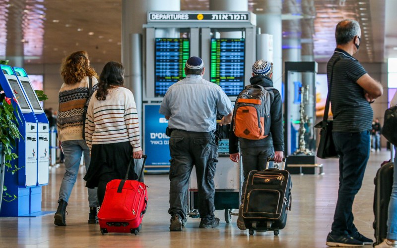 Новият щам във Великобритания доведе до абсолютен рекорд по заразени