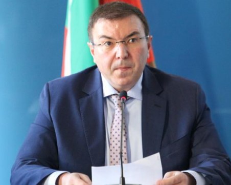 Министър Ангелов: Може да съм първият ваксиниран в България на 27 декември