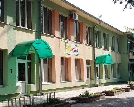 Приключи авариен ремонт в детска градина в Кършияка