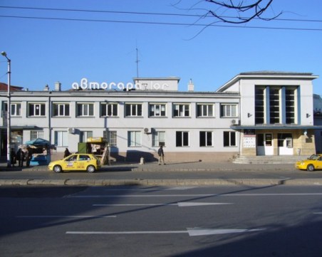 Спешна мярка: Удължиха договорите на автобуси, пътуващи от Пловдив