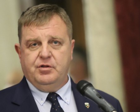 Каракачанов: Армията е най-слабо засегната от COVID-19, дължим го най-вече на ген. Мутафчийски