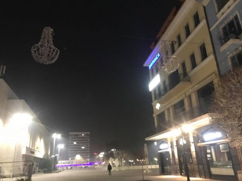 Навръх празника: Коледните светлини в центъра на Пловдив угаснаха
