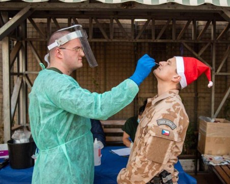 Коледа на фронта: Български военни медици посрещат празника на мисии по света