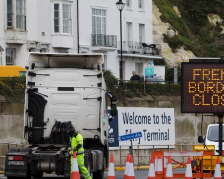Хиляди остават блокирани в Дувър