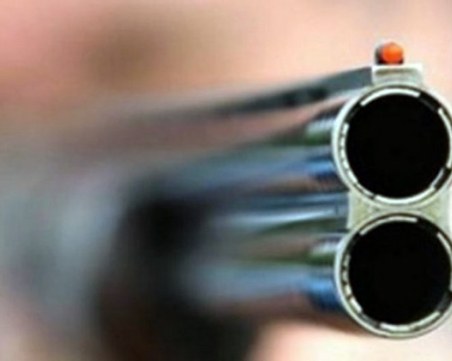 Простреляха 35-годишен мъж в Средец