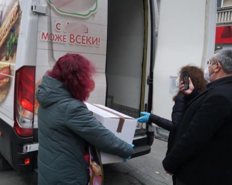 След София и Пловдив: Ваксините пристигнаха и в Бургас