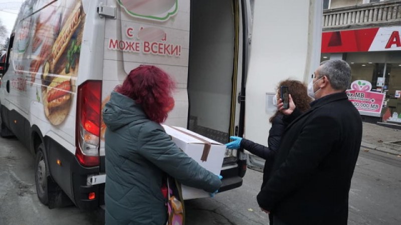 След София и Пловдив: Ваксините пристигнаха и в Бургас