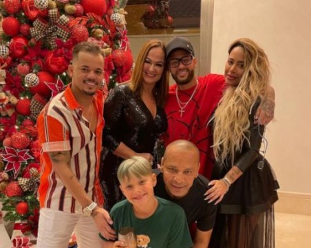 Неймар вдига 5-дневен купон за 500 човека! Ще им прави частна дискотека в скъпо имение