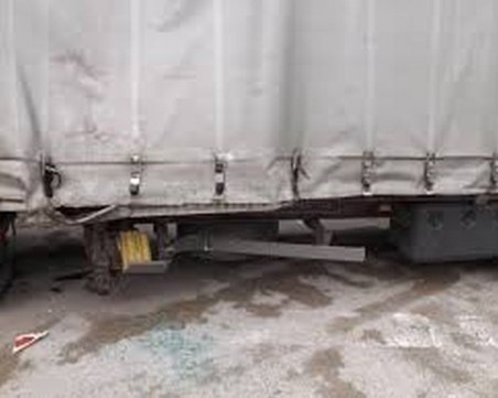 Тир аварира на пътя Разград - Шумен