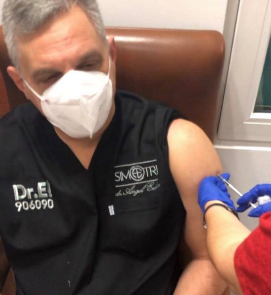 Д-р Енчев се ваксинира: Всяка ваксина се посреща с доза страх, някога са мислили, че ще им пораснат рога