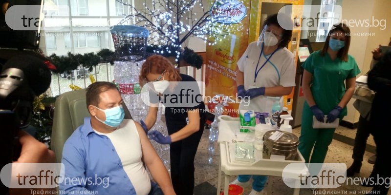 Старт на имунизациите срещу COVID-19 в Пловдив - ето ги първите ваксинирани