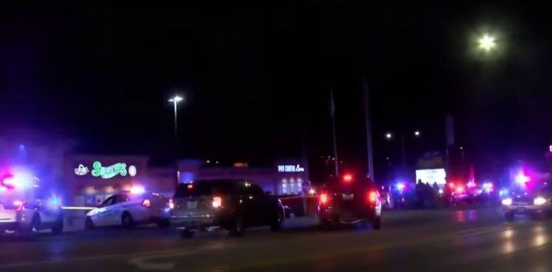 Трима са загинали след стрелба в боулинг зала в Илинойс