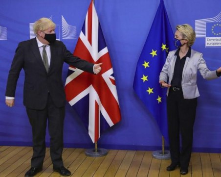 Посланиците на ЕС одобриха временно прилагане на търговската сделка за Брекзит