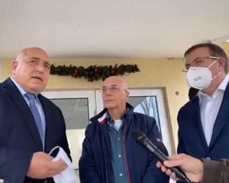 Премиерът: Хората постепенно ще осъзнаят колко е полезна ваксината, в началото е трудно