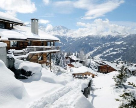 Стотици британци изчезнаха от швейцарски курорт заради карантина със задна дата