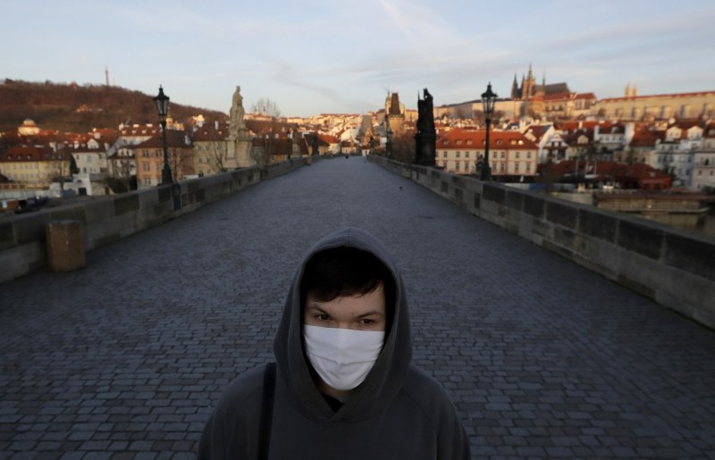 Отново локдаун в Чехия след поредния ръст на заразени