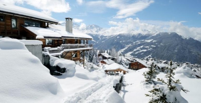 Стотици британци изчезнаха от швейцарски курорт заради карантина със задна дата