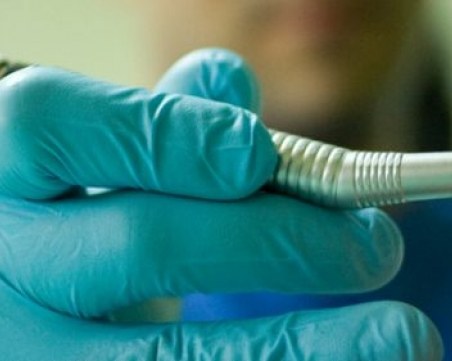 Дентална клиника в Пловдив работи без касов апарат, НАП я спипа