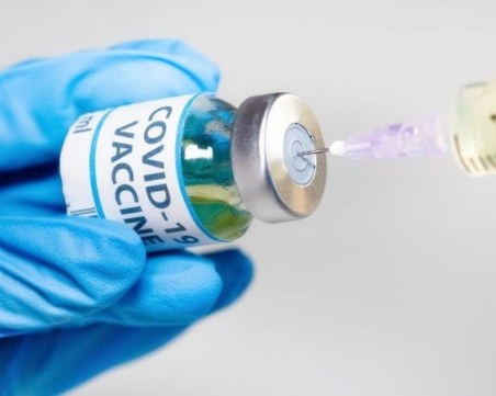 ЕК купува нови 100 милиона дози ваксини на Pfizer