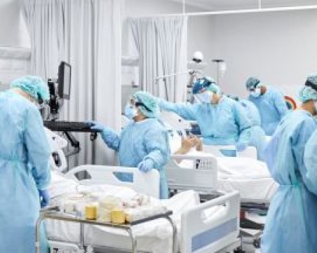 Нов рекорд в Англия, случаите минаха над 50 хиляди за ден