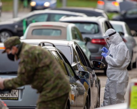 Словакия удължи извънредното положение с 40 дни заради поредния ръст на заразени