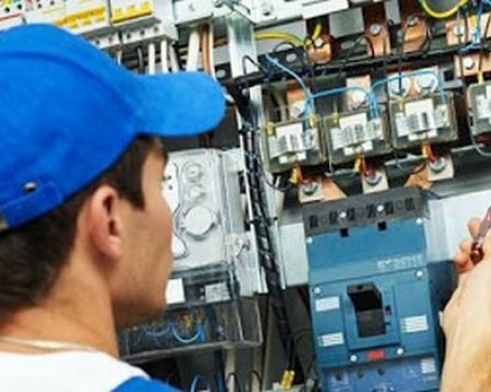 EVN отчита слабо понижение в потреблението на ток по Коледа