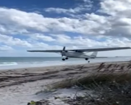 Самолет кацна аварийно на плаж във Флорида