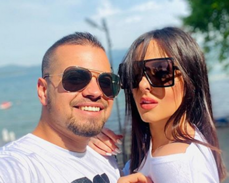 Симона Загорова показа снимка от видеозона в новогодишната нощ