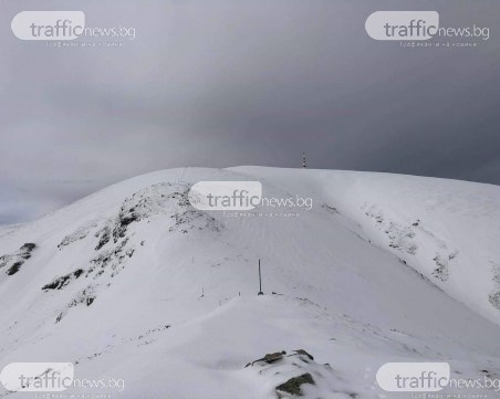 Спасителна акция в Стара планина! Две групи туристи се борят за живот