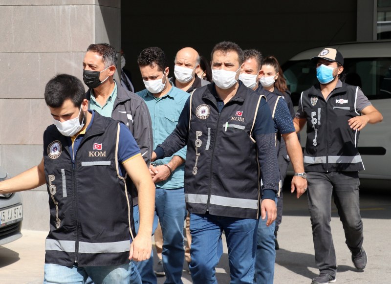 Арестуваха над 260 за тероризъм в Турция