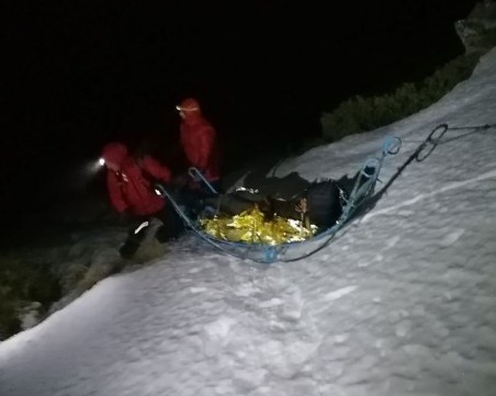 Мъгла и бурен вятър върнаха спасителите, тръгнали за тялото на загиналия