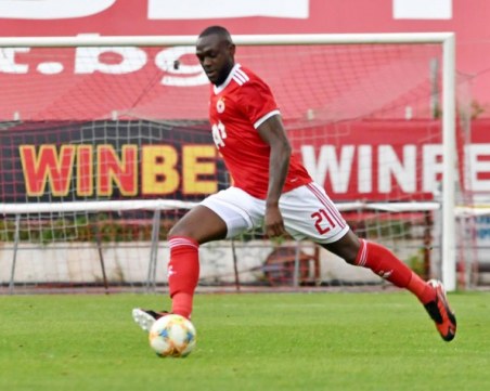 Звезда на ЦСКА пред трансфер в Англия