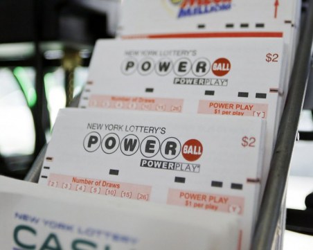 Мъж спечели 2 милиона от лотарията в САЩ, след като нацели числата от филм