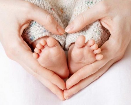 78 бебета са проплакали в Съединение през 2020 г.