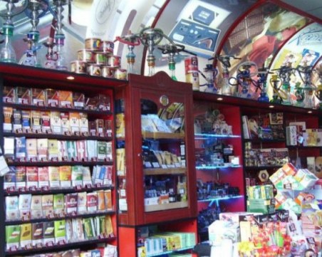 Нон-стоп в Центъра хванат в крачка, собственикът изгоря с акт от НАП