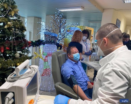 Пет нежелани реакции след първите дози на ваксината у нас