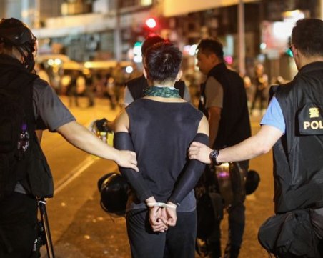 Масови арести на политици в Хонконг