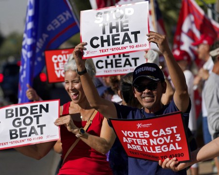 Тръмп към протестиращите в САЩ: Никога няма да отстъпим