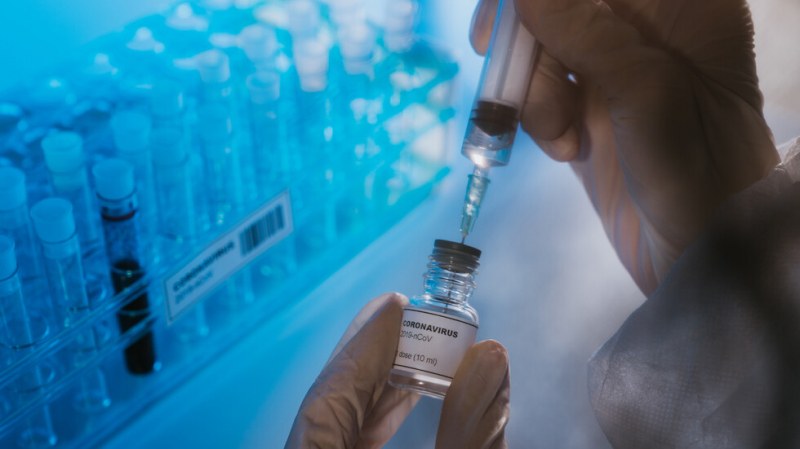 Масовата имунизация в Гърция започва след 2 седмици