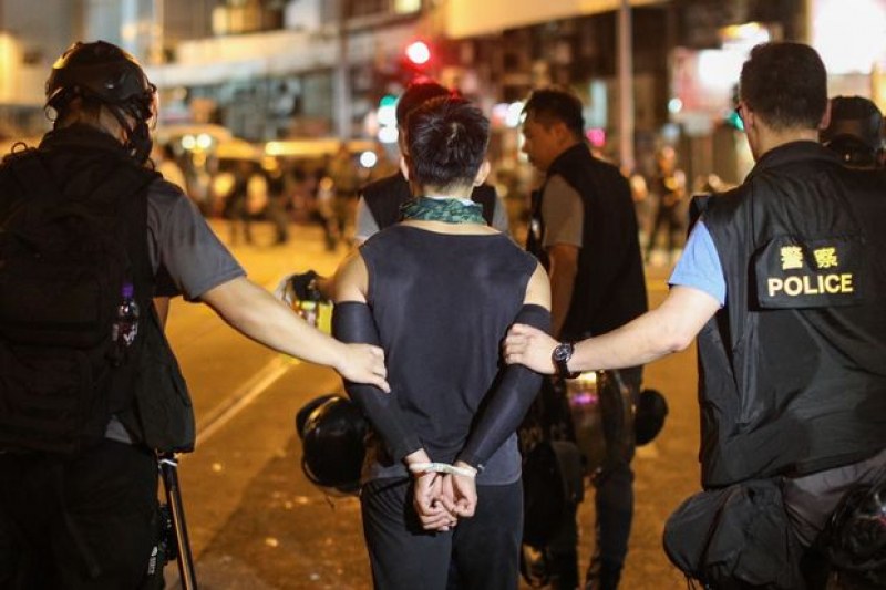 Масови арести на политици в Хонконг